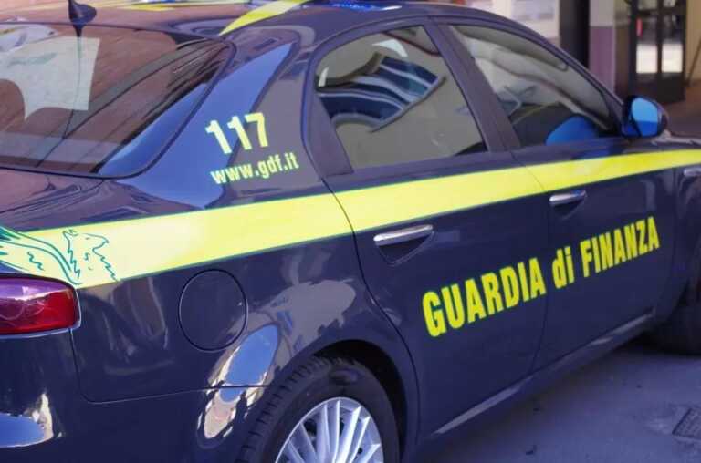 auto guardia di finanza