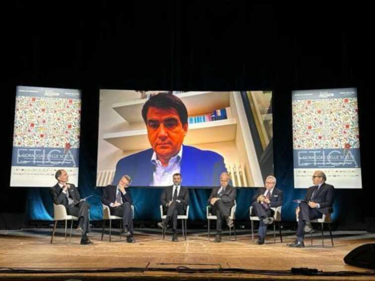 decaro e fitto ospiti di casacorriere a napoli