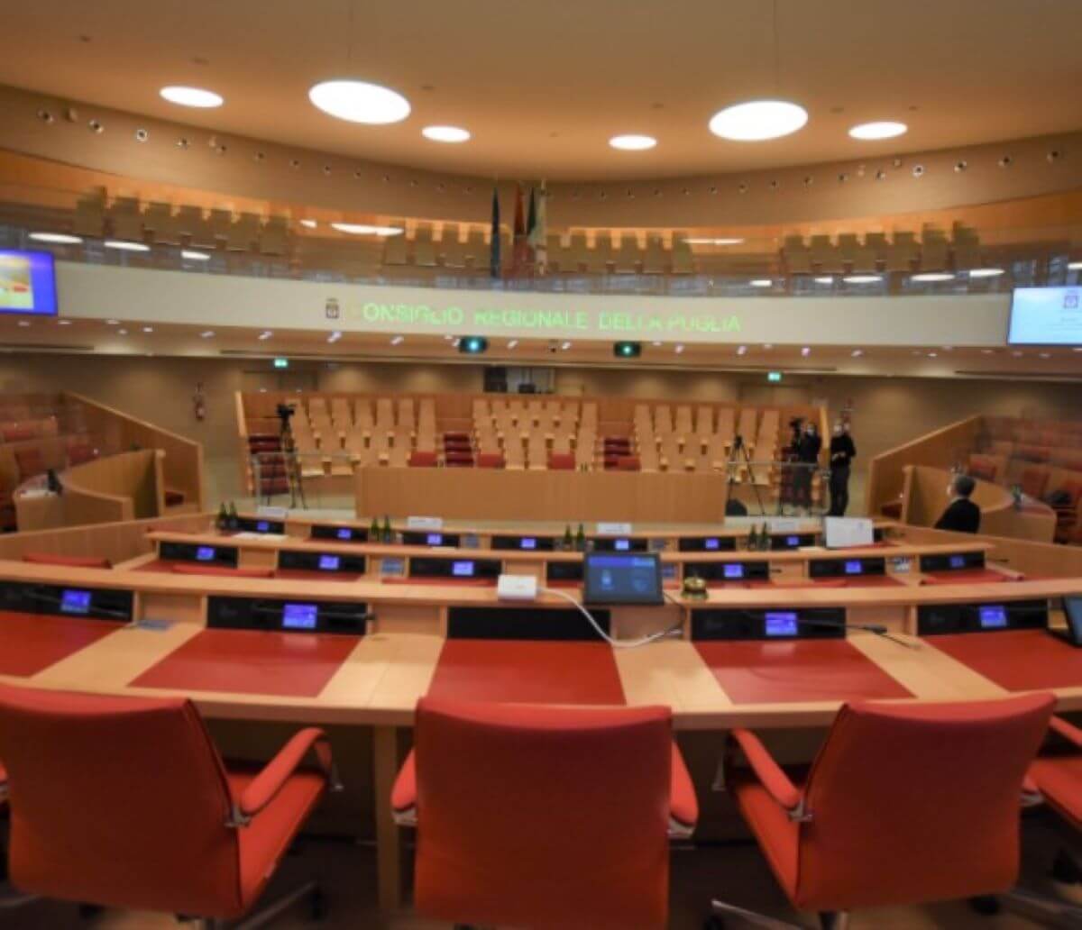 aula consiglio regionale puglia