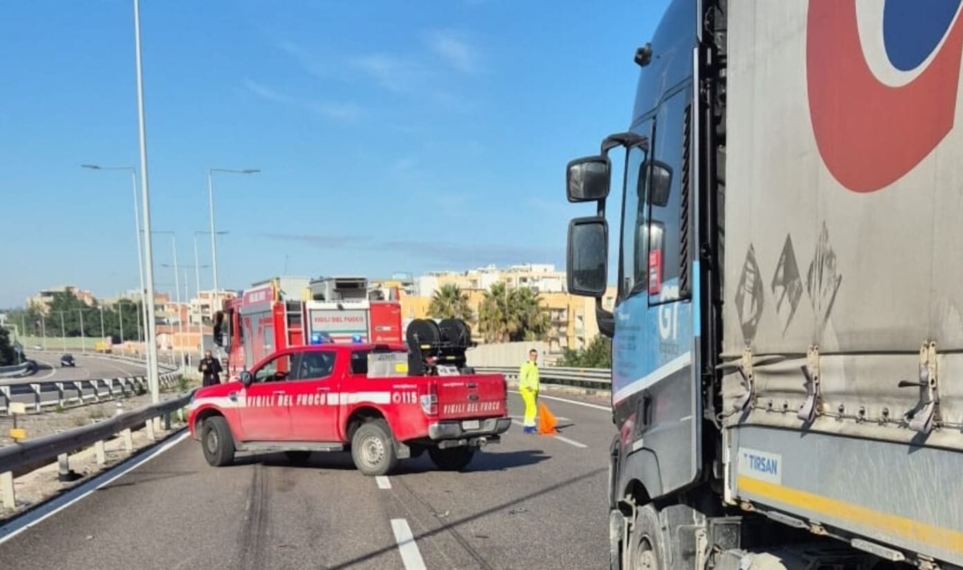 incidente statale 16 bari