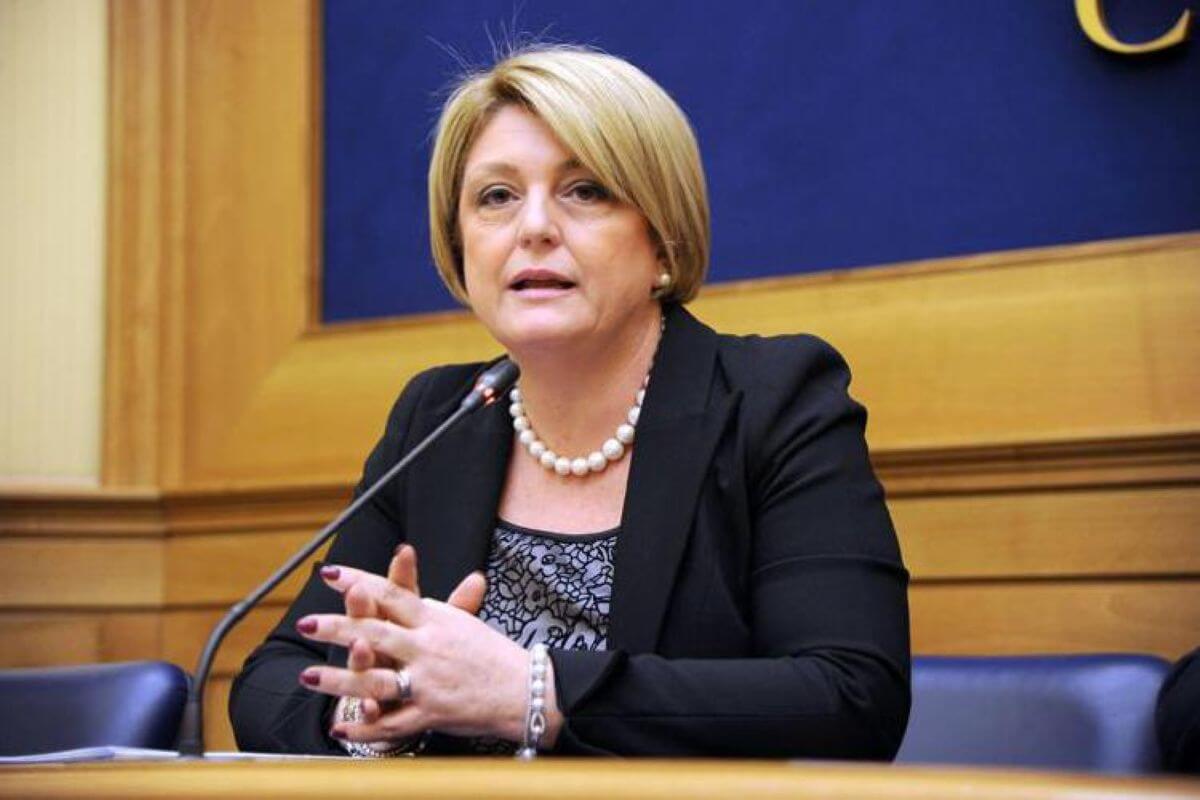 ministra calderone