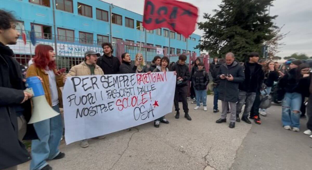 protesta studenti bari