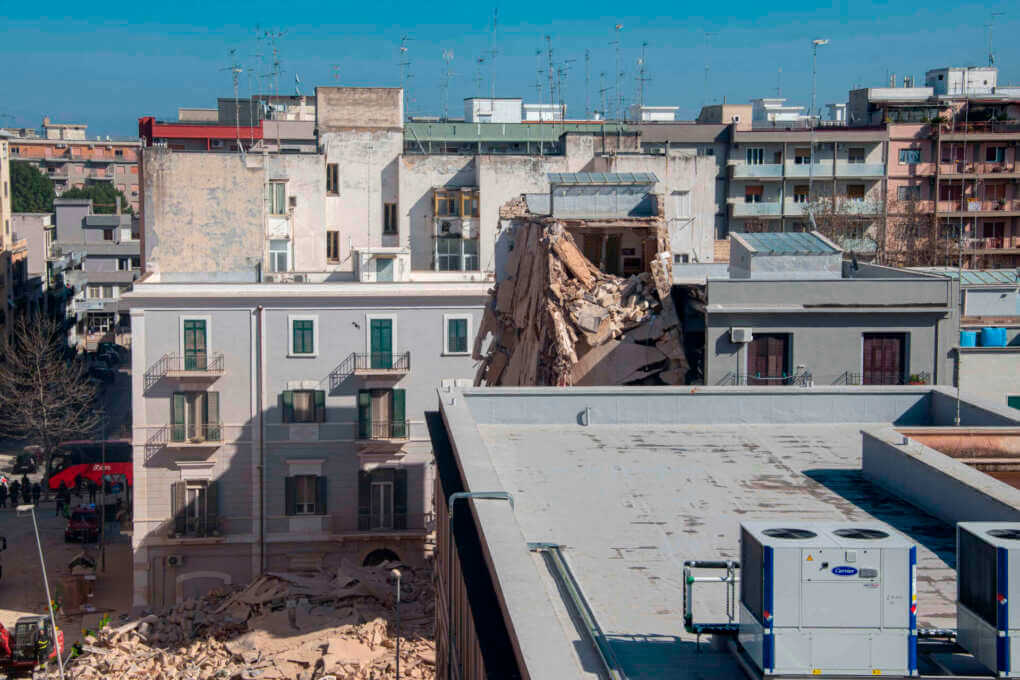 palazzina crollata bari