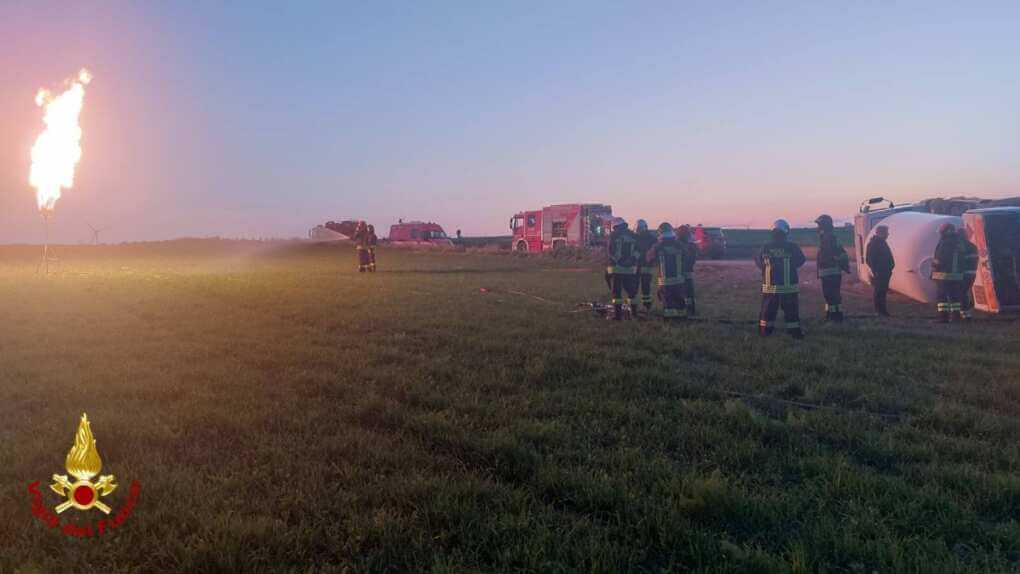 autocisterna ribaltata cerignola