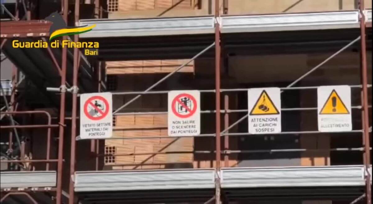 impalcatura guardia di finanza