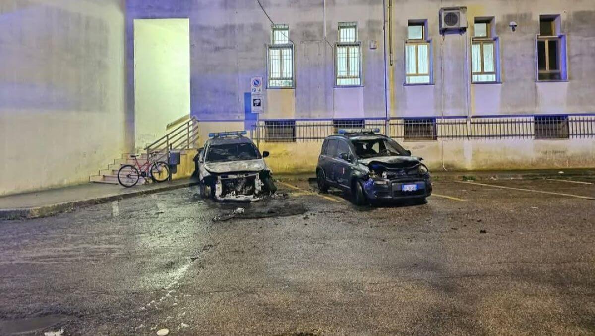 incendio auto polizia locale oria