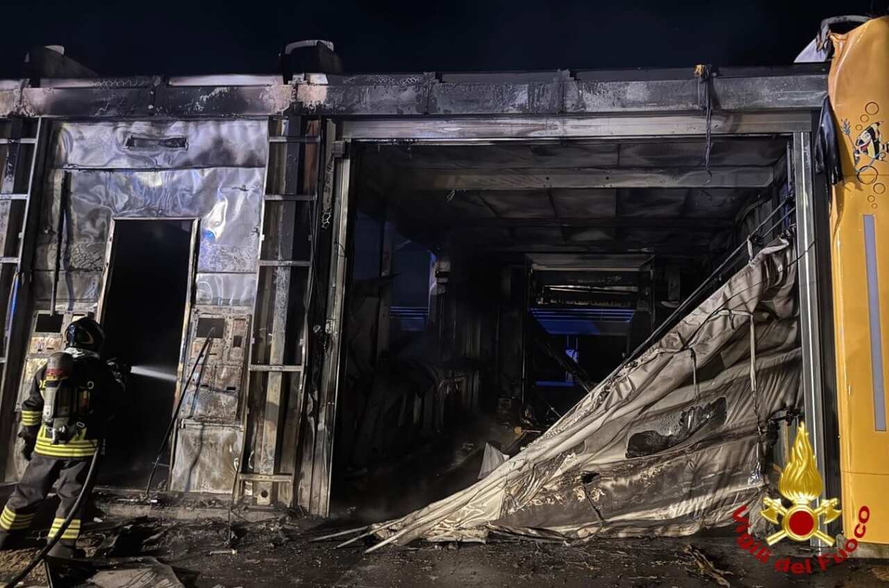 incendio autolavaggio castellana grotte