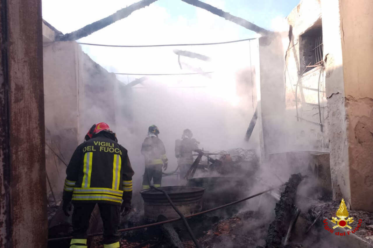 incendio casolare parco alta murgia