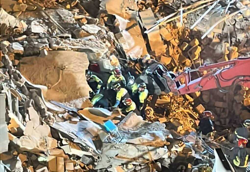 vigili del fuoco ricerche palazzina bari