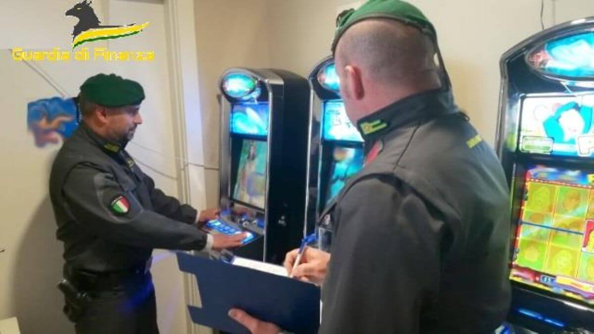 guardia di finanza slot machine