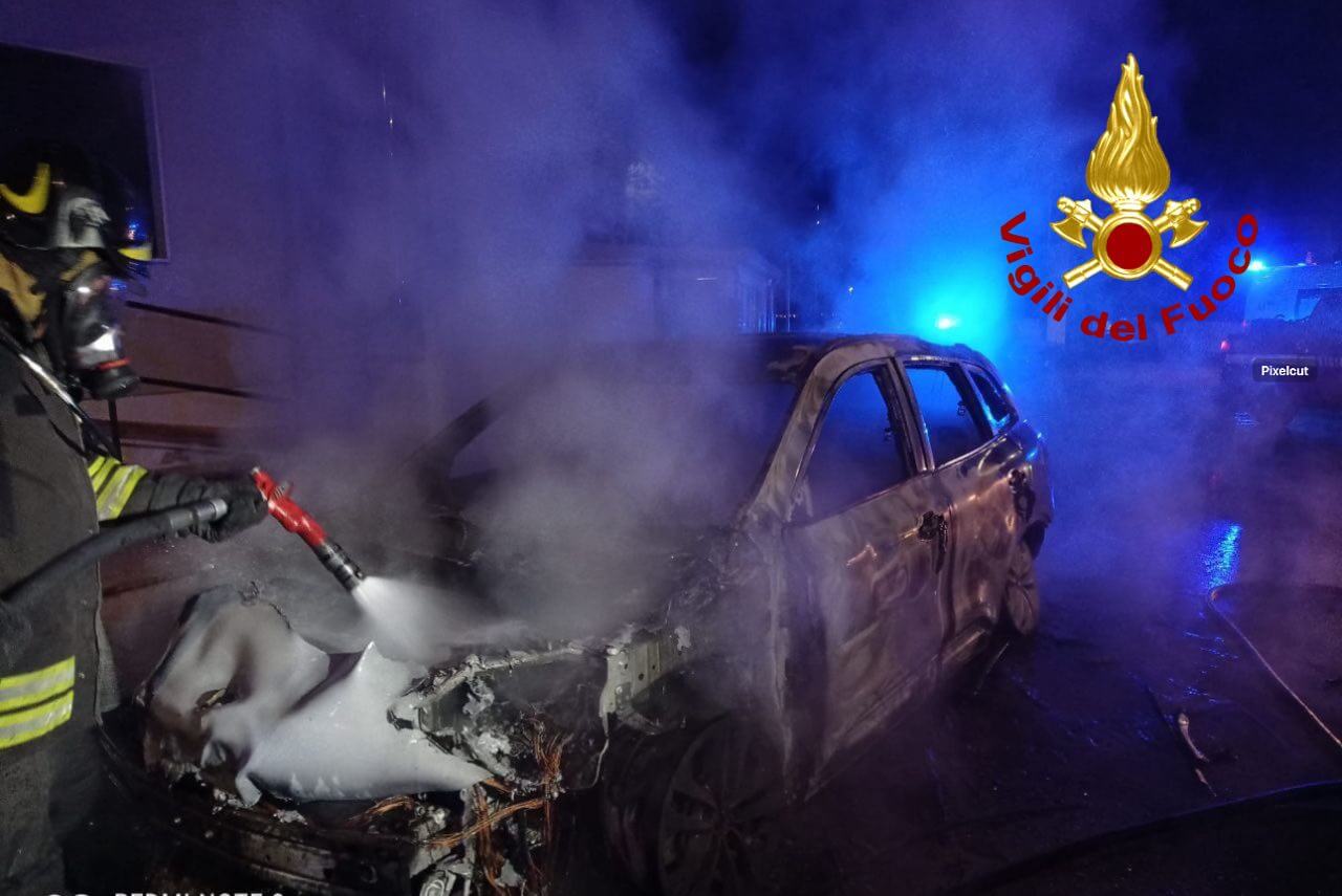 incendio auto casarano