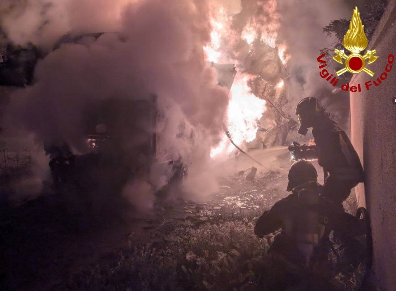 incendio autocarro trepuzzi