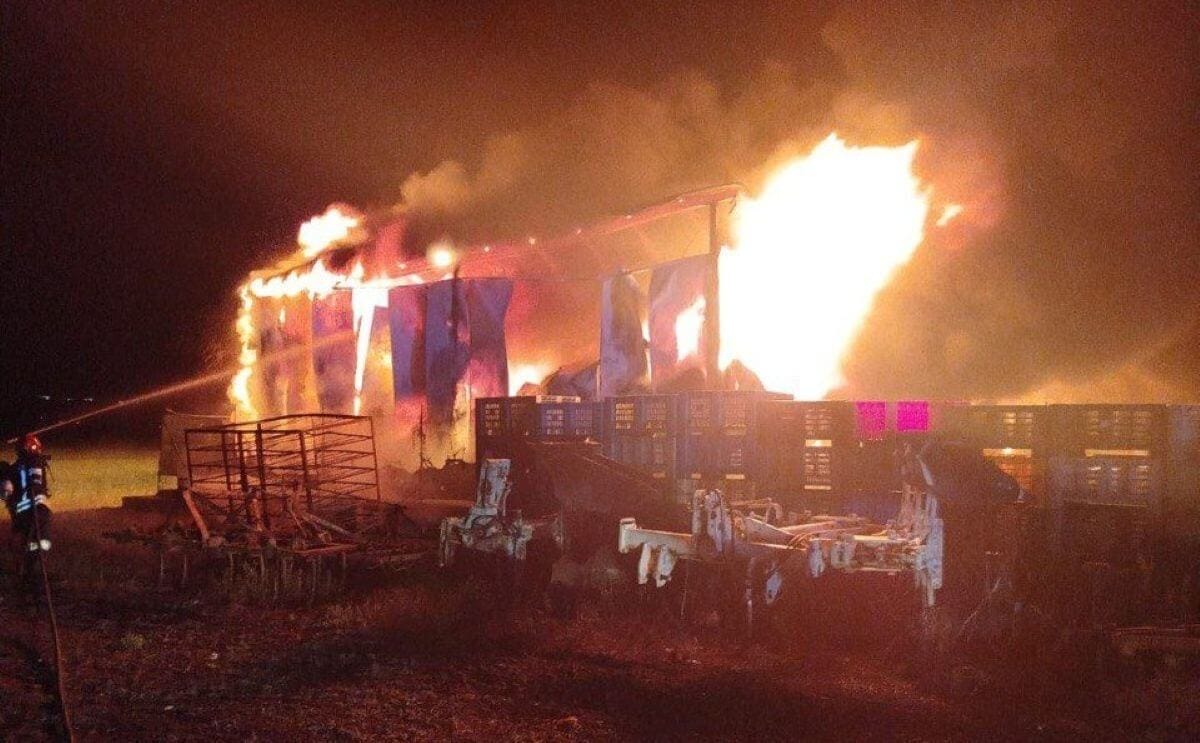 incendio trattori foggia