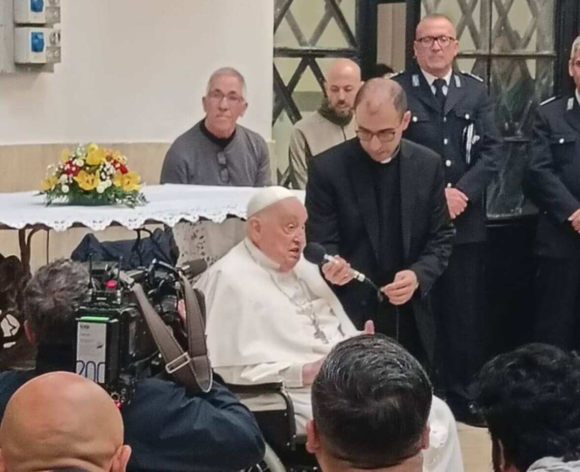 papa francesco regina coeli