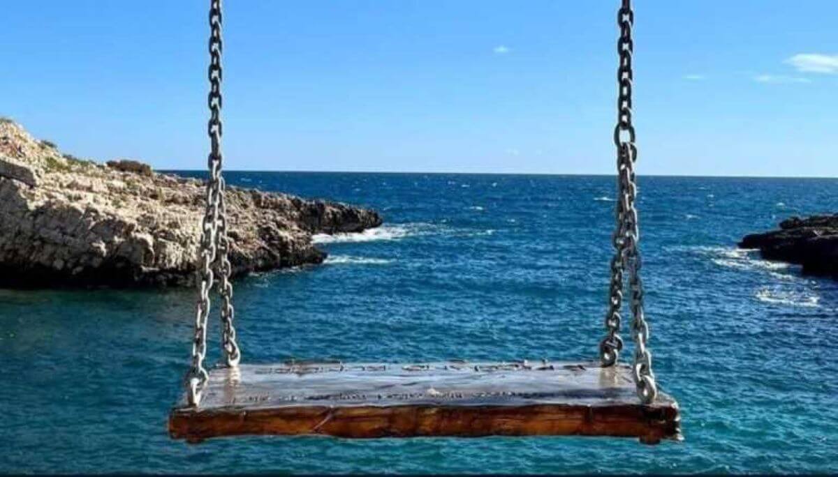 altalena sul mare polignano