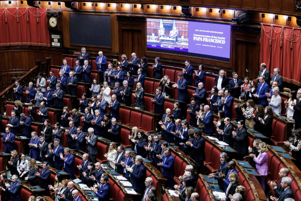 papa francesco parlamento