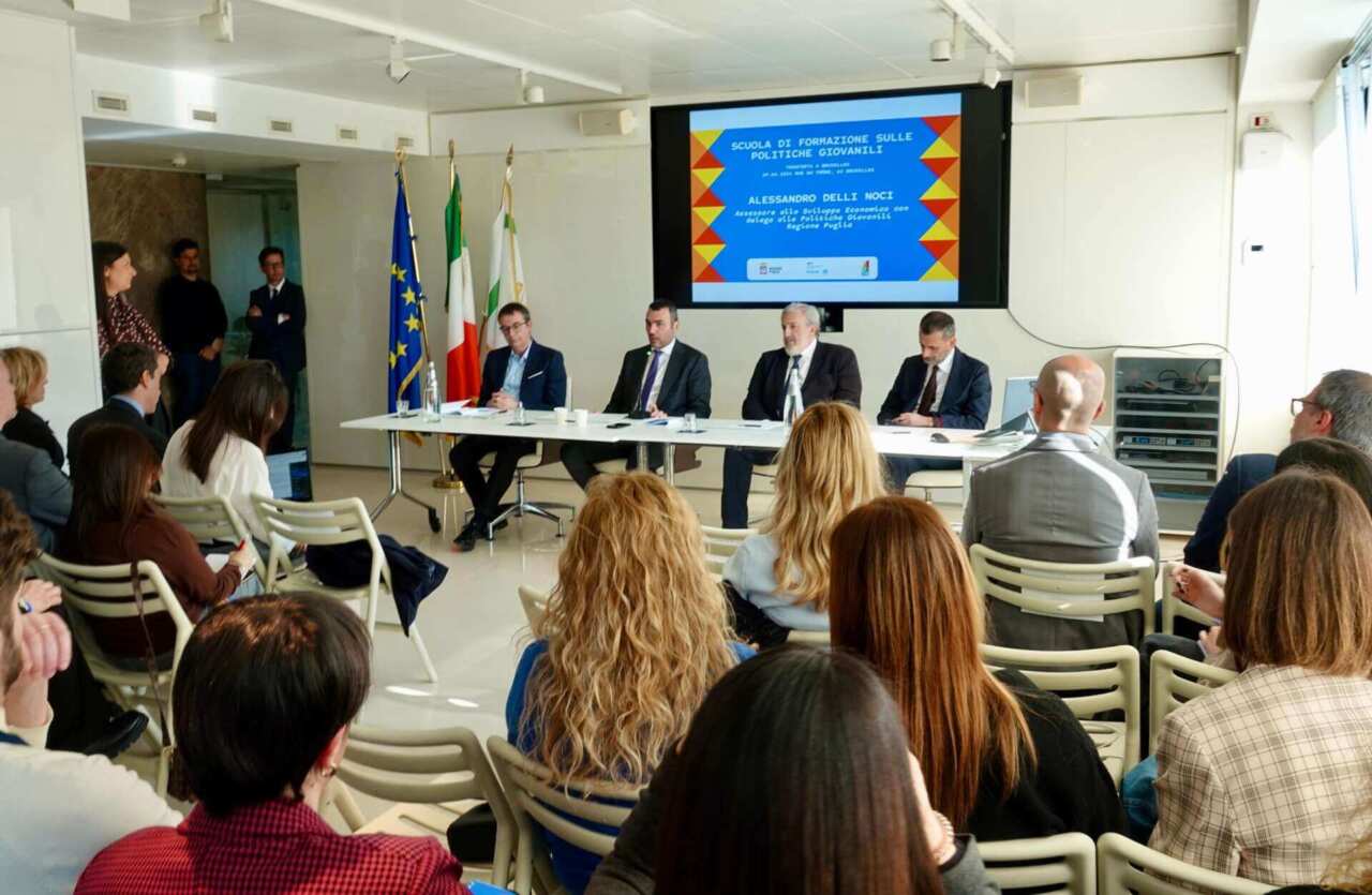 scuola politiche giovanili bruxelles