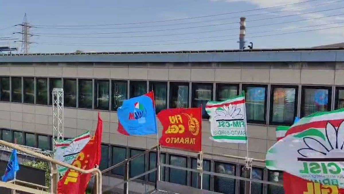 bandiere sindacati ex ilva