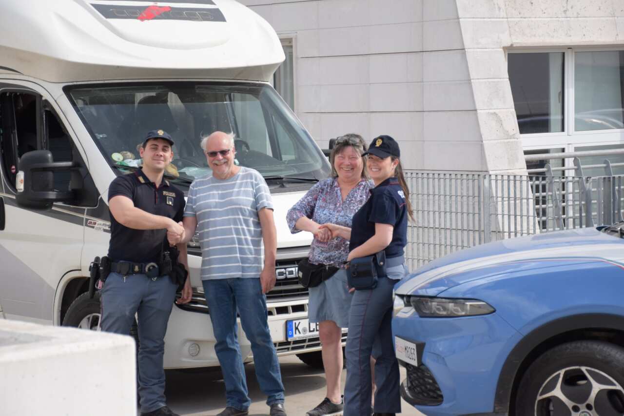 camper rubato turisti tedeschi