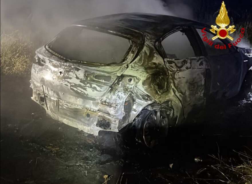 incendio auto nardò