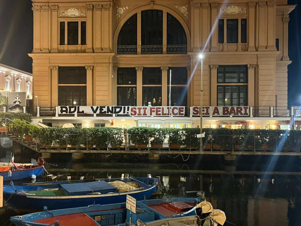 striscioni de laurentiis bari