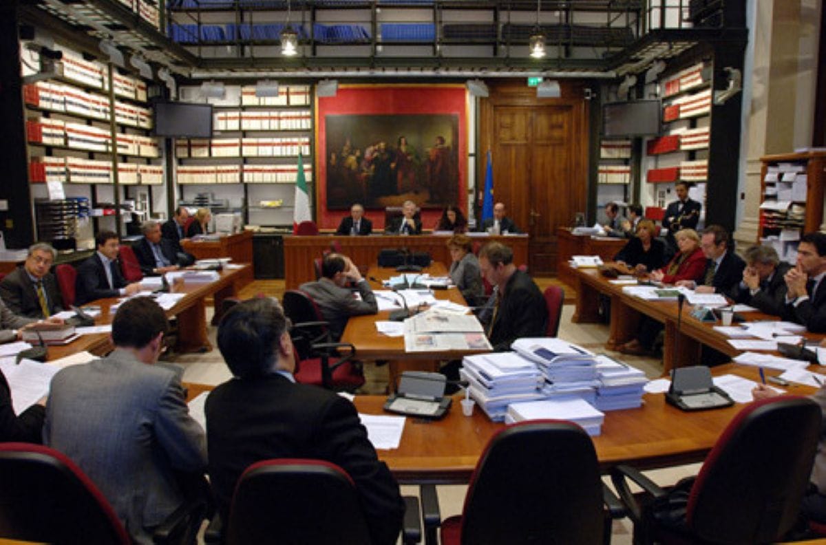 commissione affari istituzionali senato