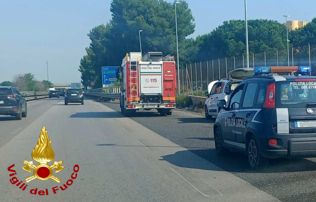 incendio auto casamassima