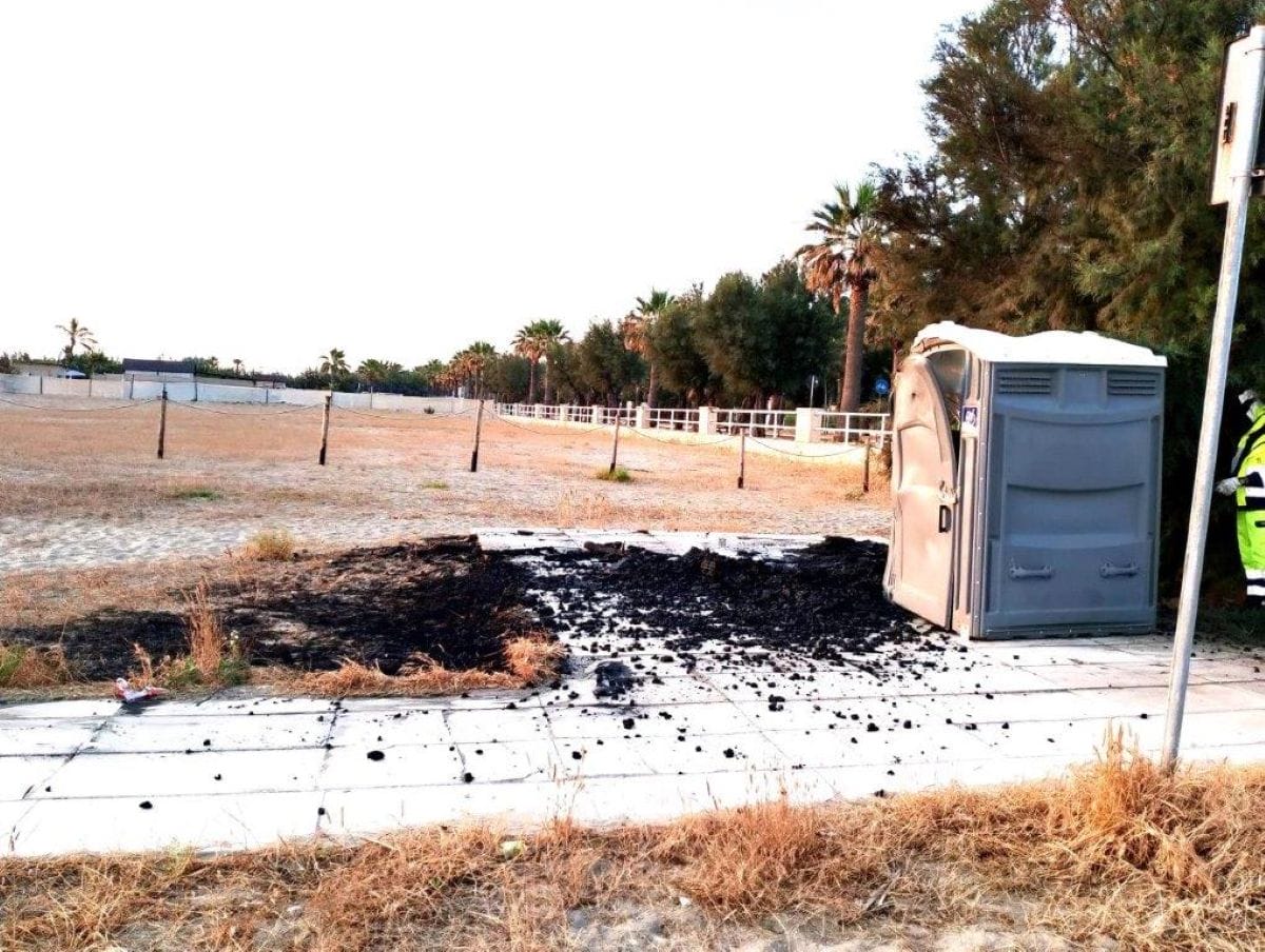 incendio litoranea di ponente barletta