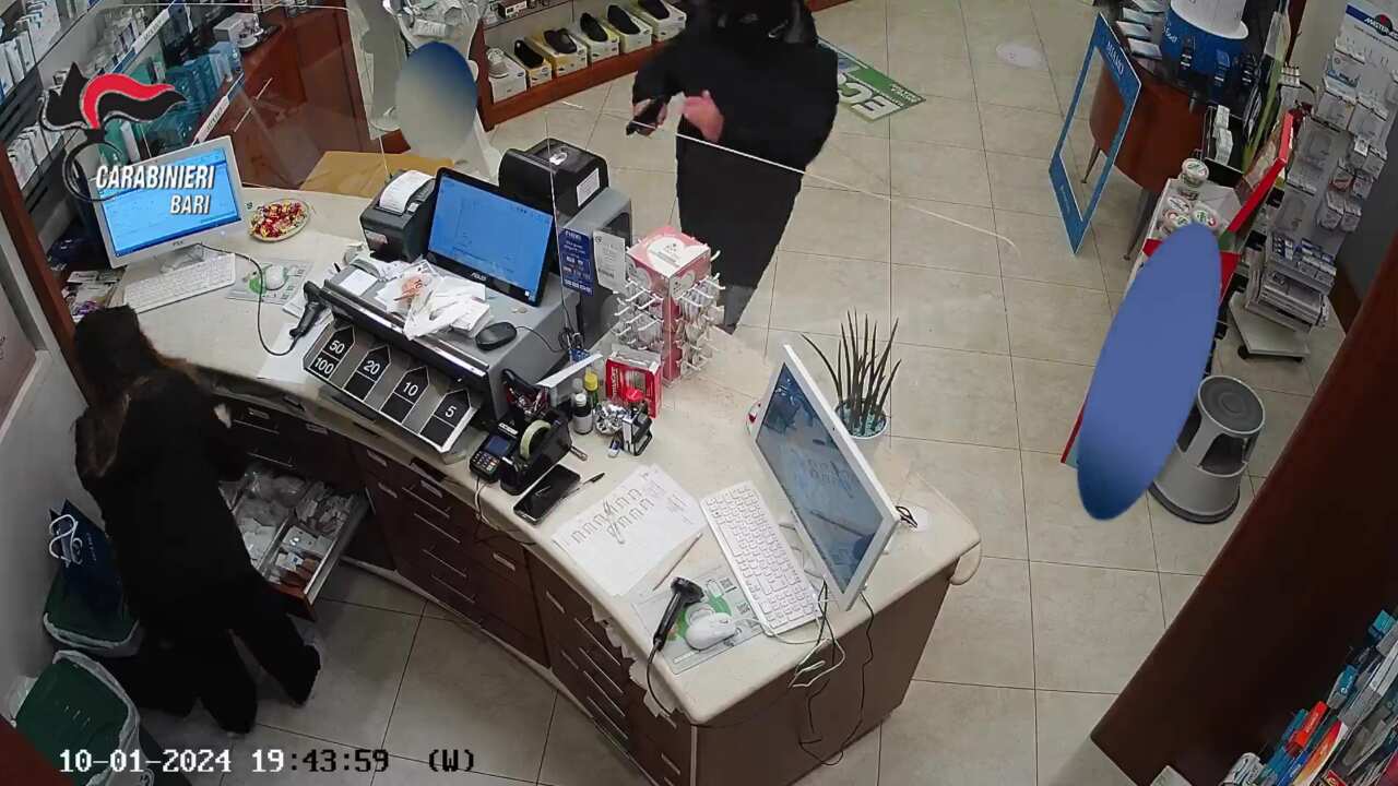 rapina farmacia monopoli