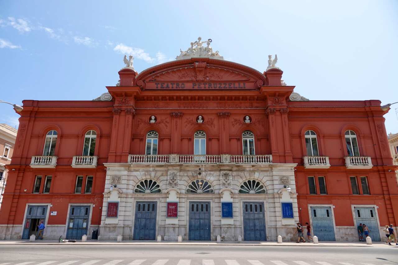 teatro petruzzelli bari