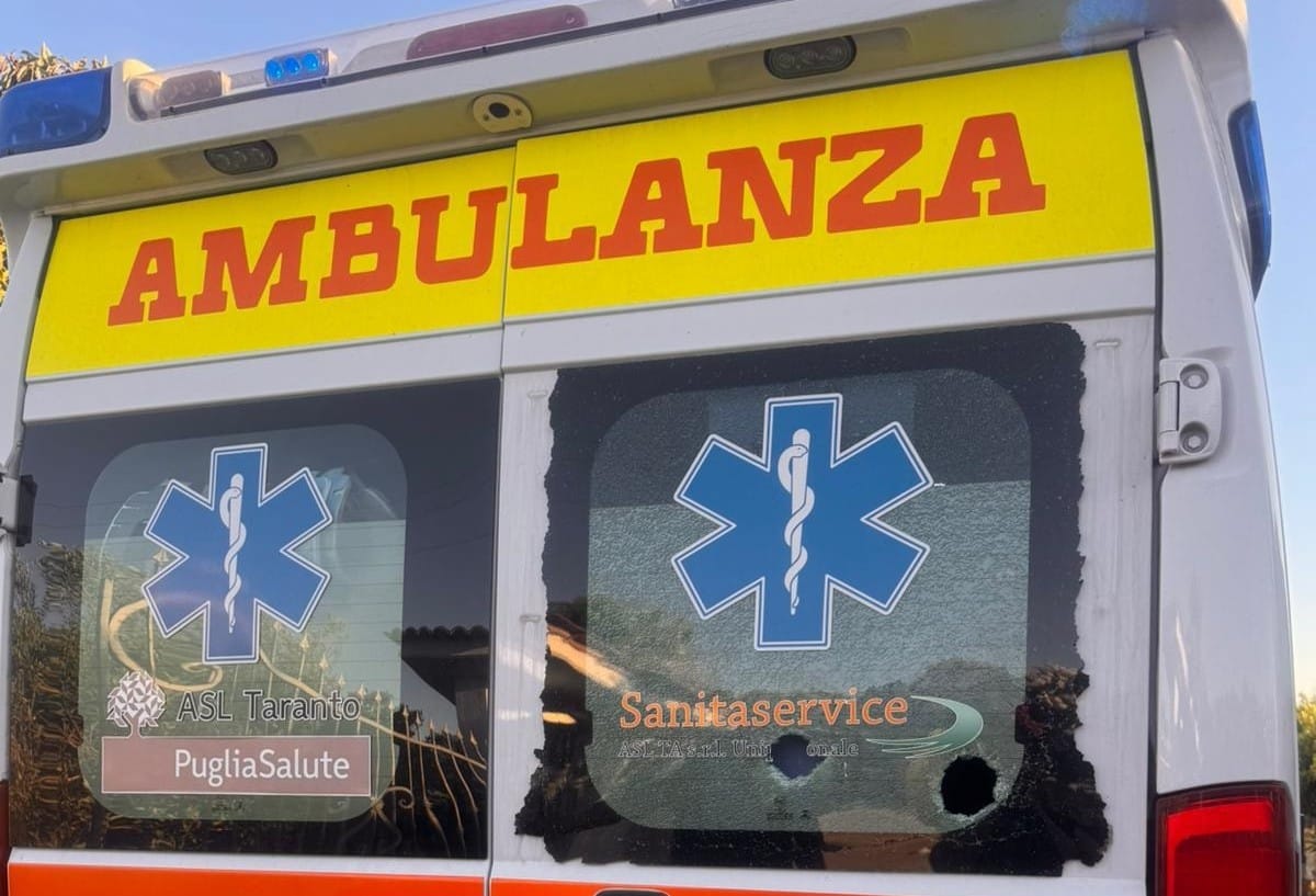 ambulanza danneggiata palagiano