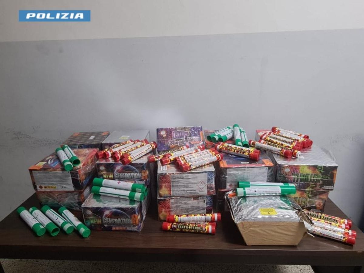 fuochi pirotecnici sequestrati