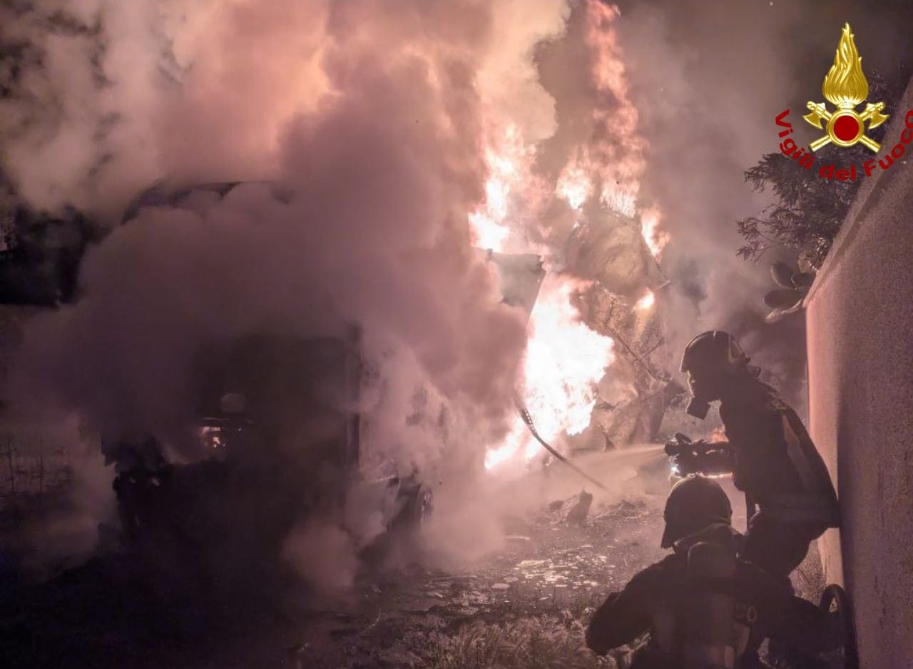 incendio auto tuglie