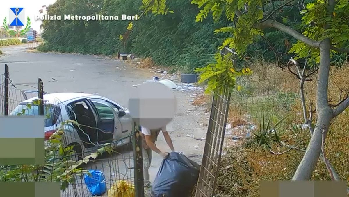 abbandono rifiuti bari