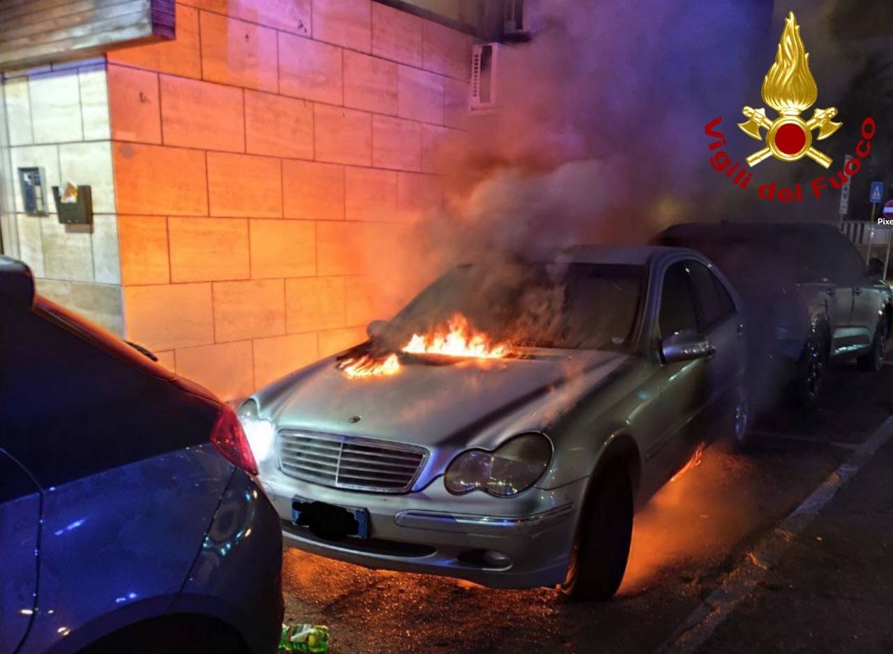 incendio auto gallipoli