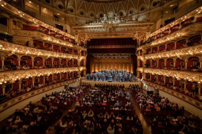 teatro petruzzelli bari