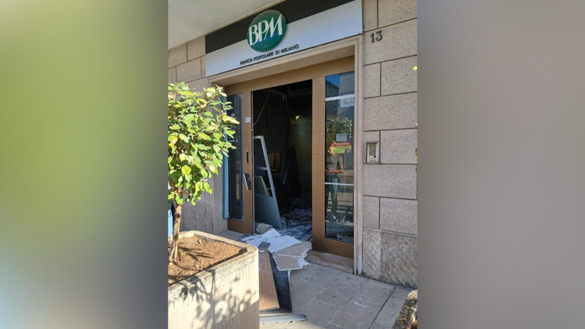 assalto bancomat trinitapoli