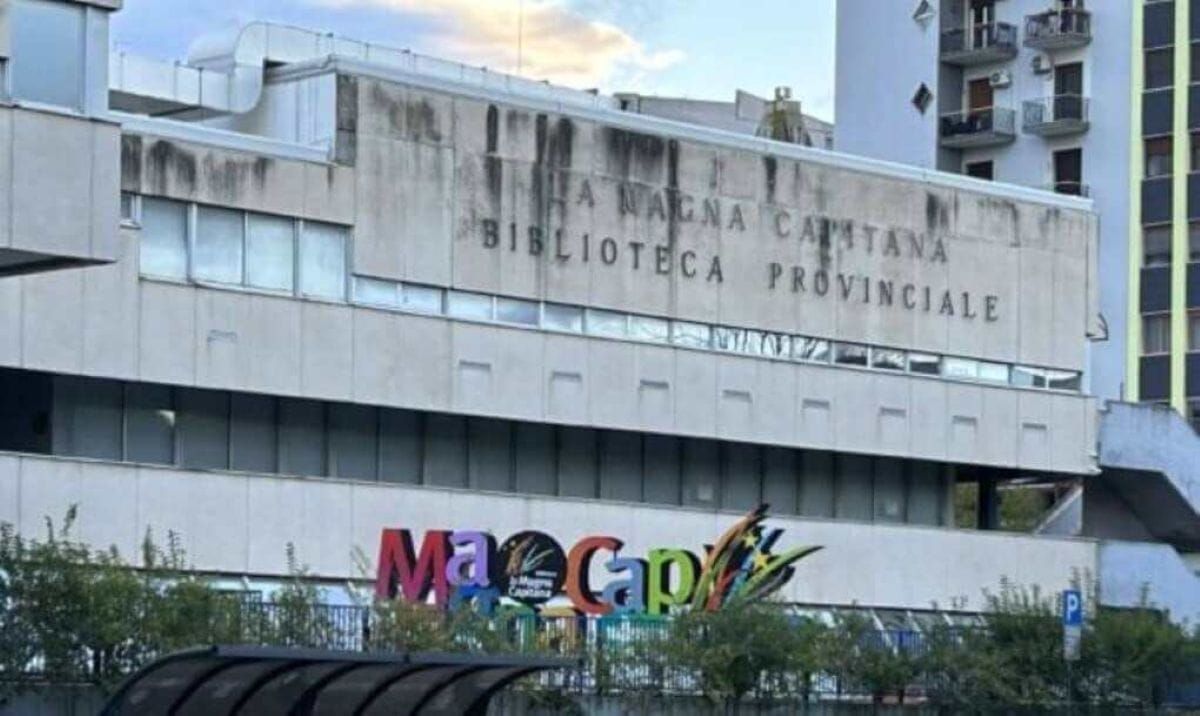 biblioteca la magna capitanata