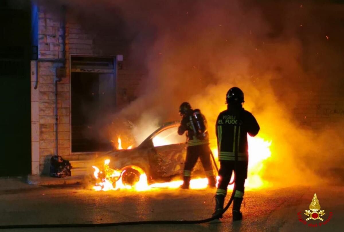 incendio auto modugno