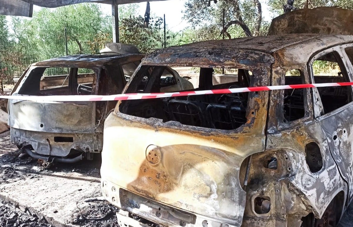 incendio auto polizia locale