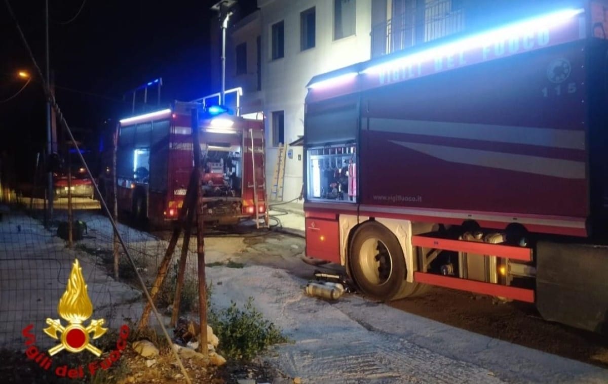 incendio san vito dei normanni