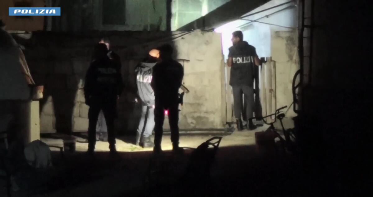 polizia arresti tuturano