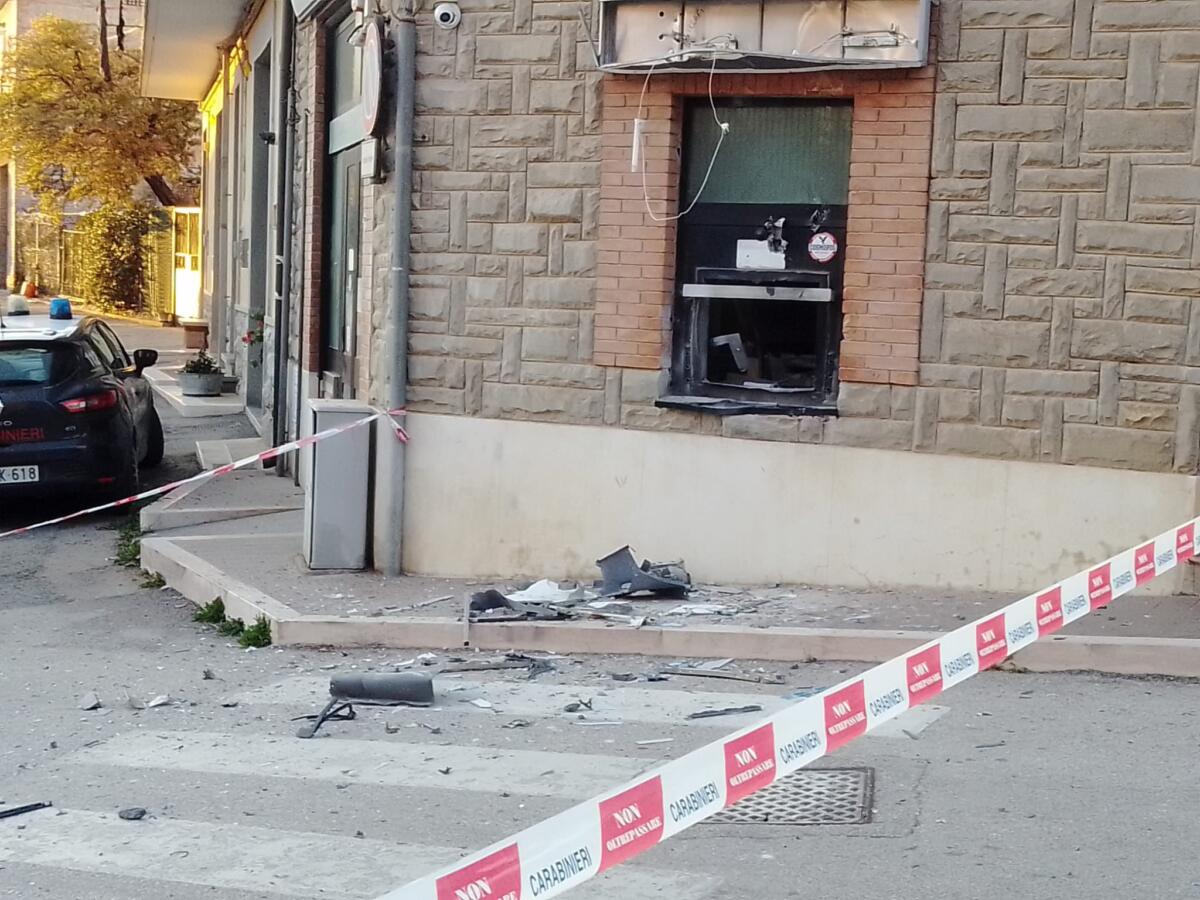 assalto bancomat biccari