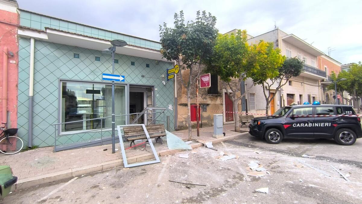 assalto bancomat stornarella