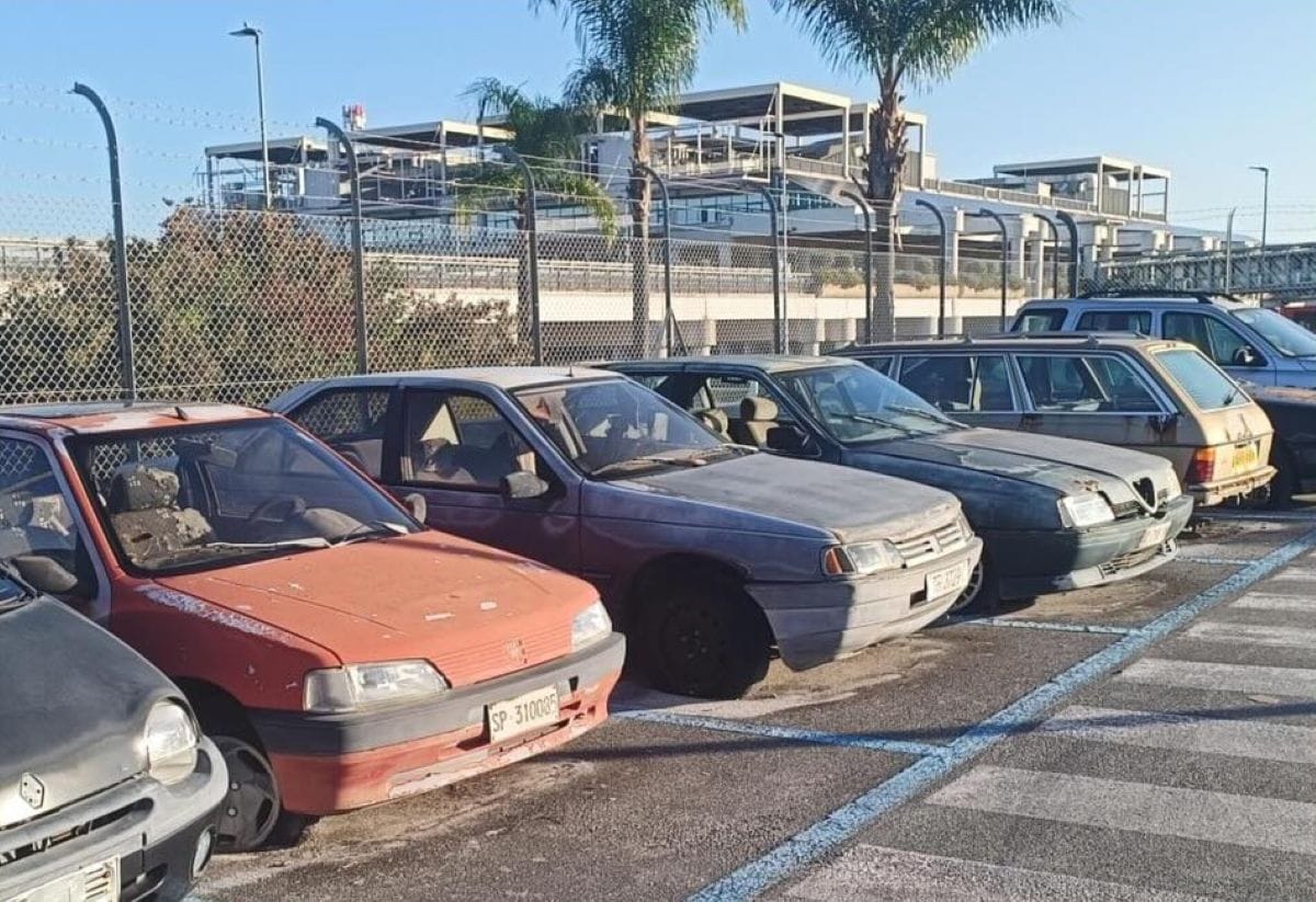 auto abbandonate aeroporto
