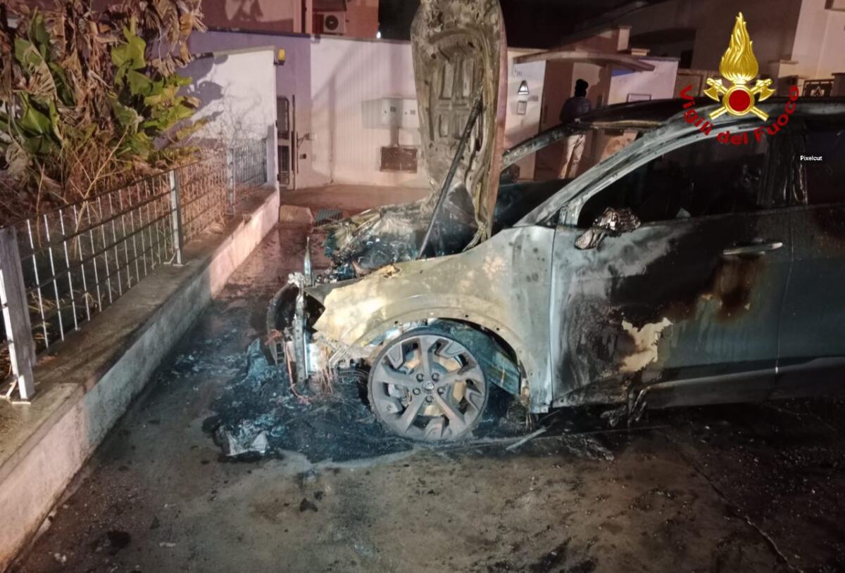 incendio auto gallipoli