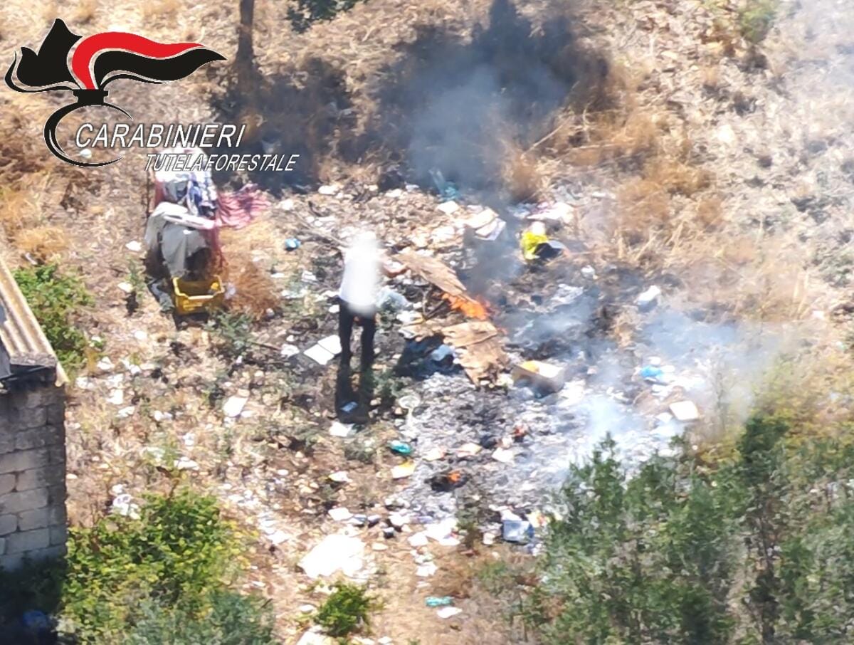 incendio rifiuti manduria