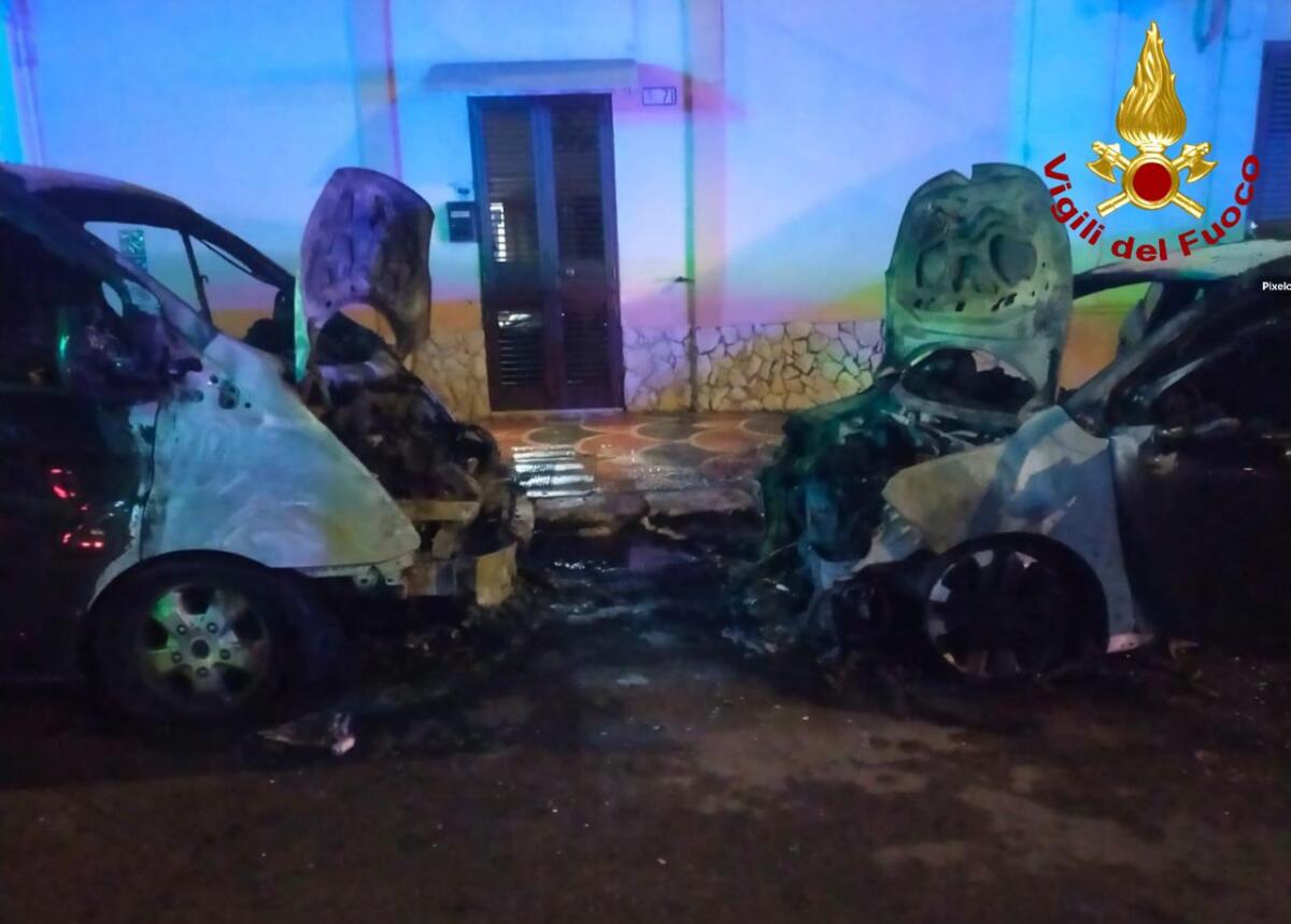 incendio auto lecce