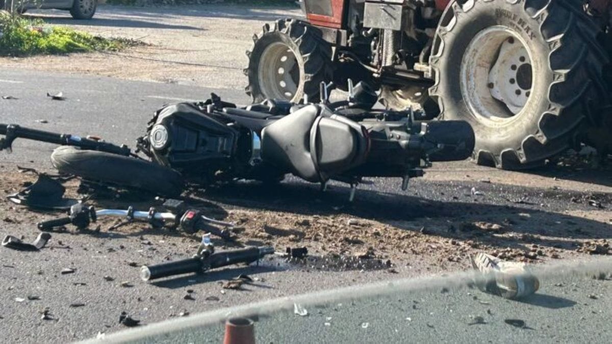 incidente moto trattore
