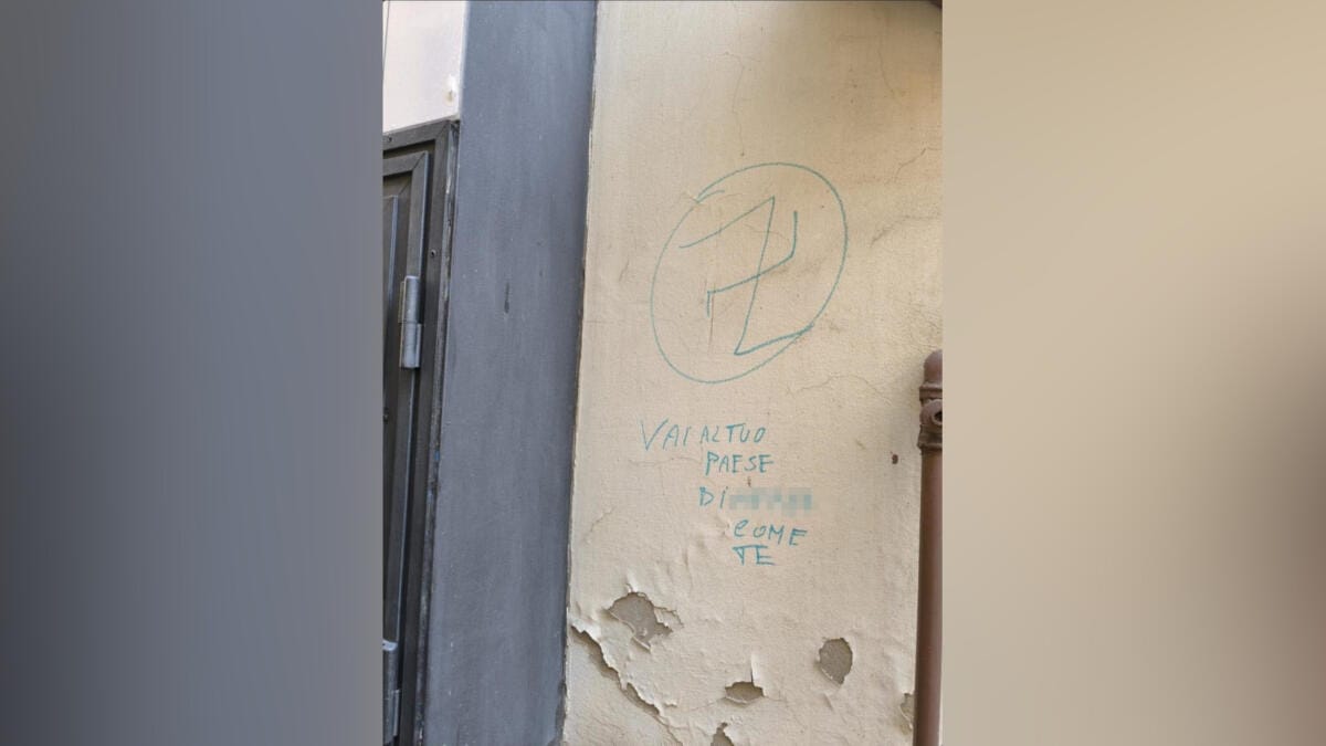 scritte razziste lucera